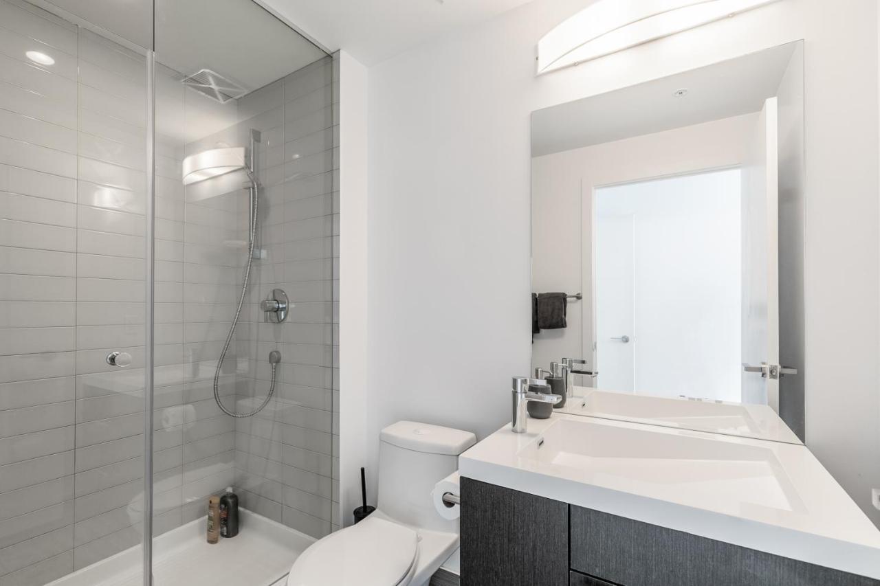 Luxury 2 Bedroom In The Heart Of Entertainment District W/ Cn Tower View Торонто Экстерьер фото